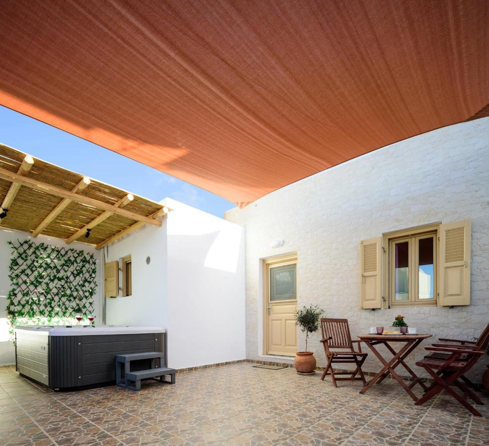 Ferienwohnung Heart Of Oia - Private House With Jacuzzi Exterior foto